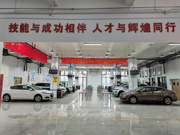 汽车两会6.png